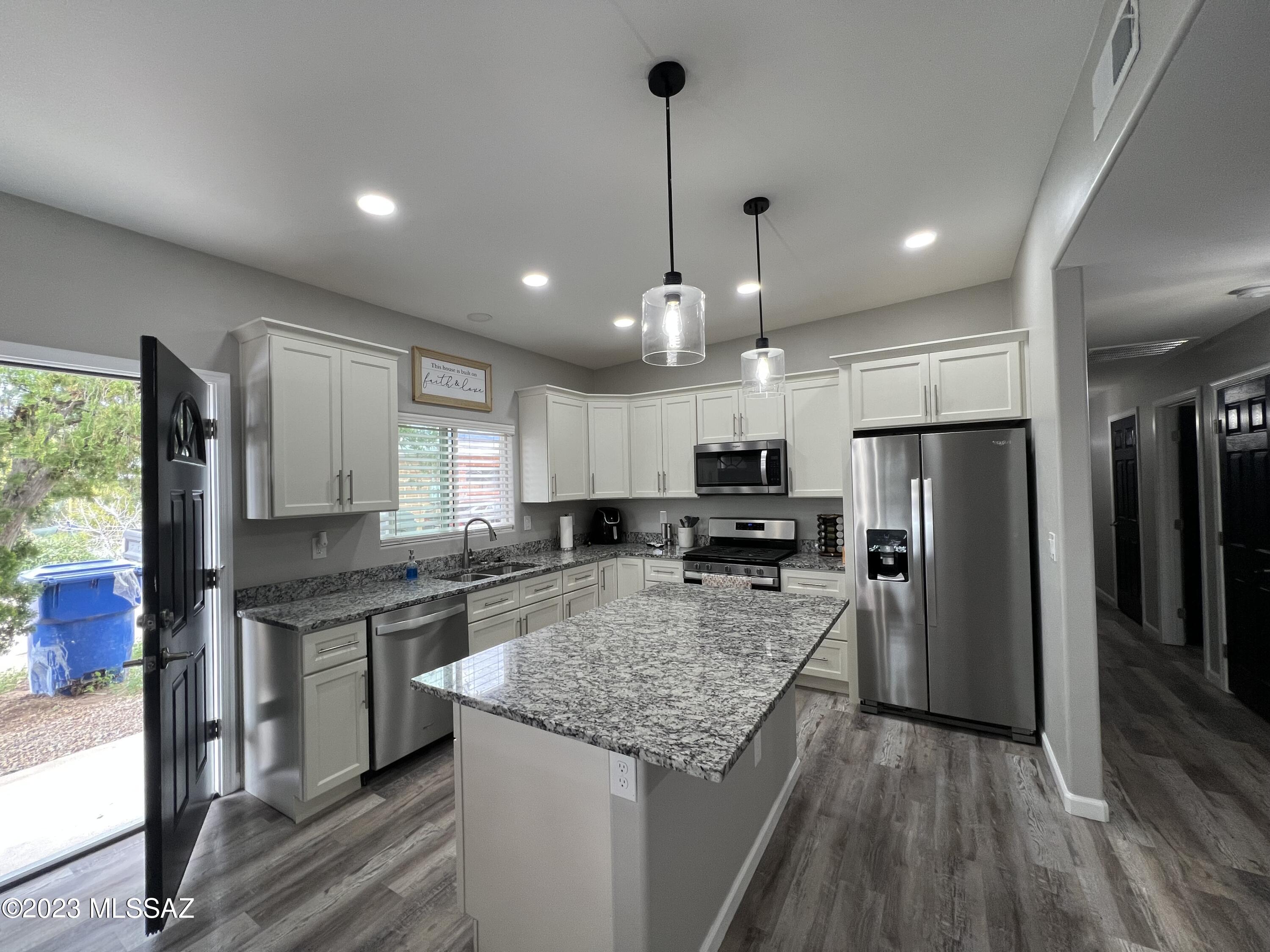 226 East King Road Tucson, AZ 85705 - Photo 3 of 15