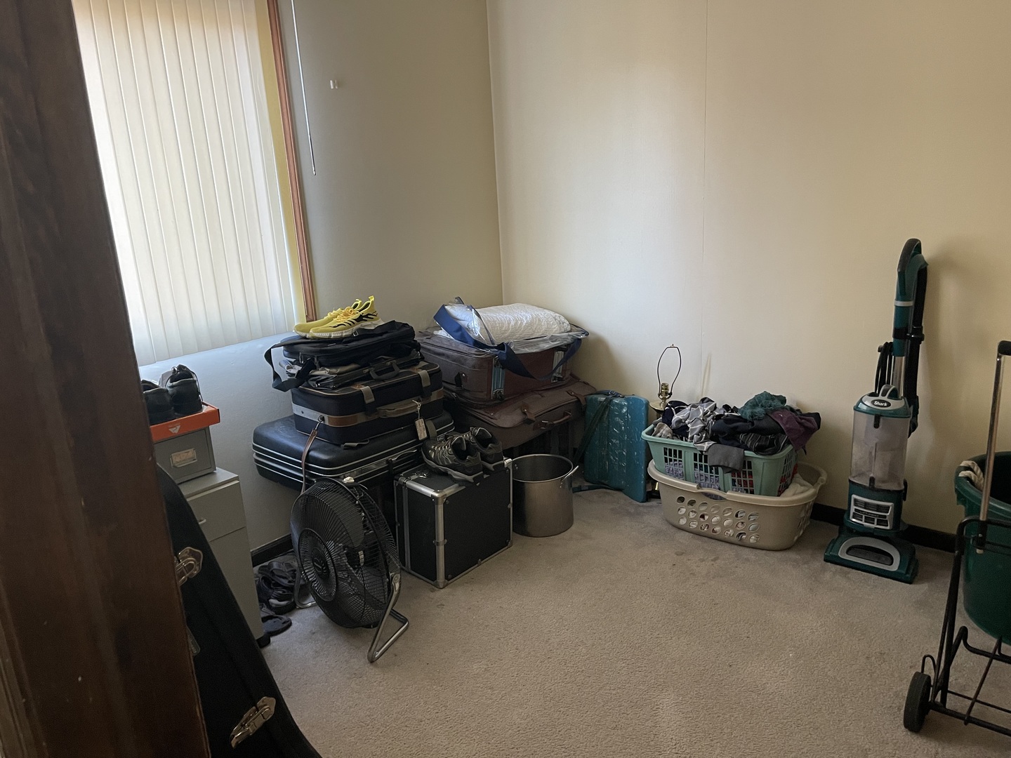 6602 Wander Way Cary, IL 60013 - Photo 22 of 45 a room with furniture and windows