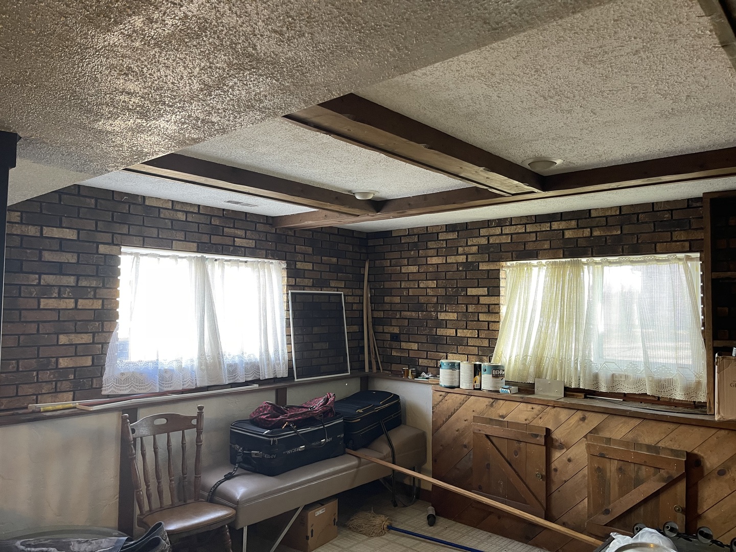 6602 Wander Way Cary, IL 60013 - Photo 38 of 45 a living room with furniture and a window