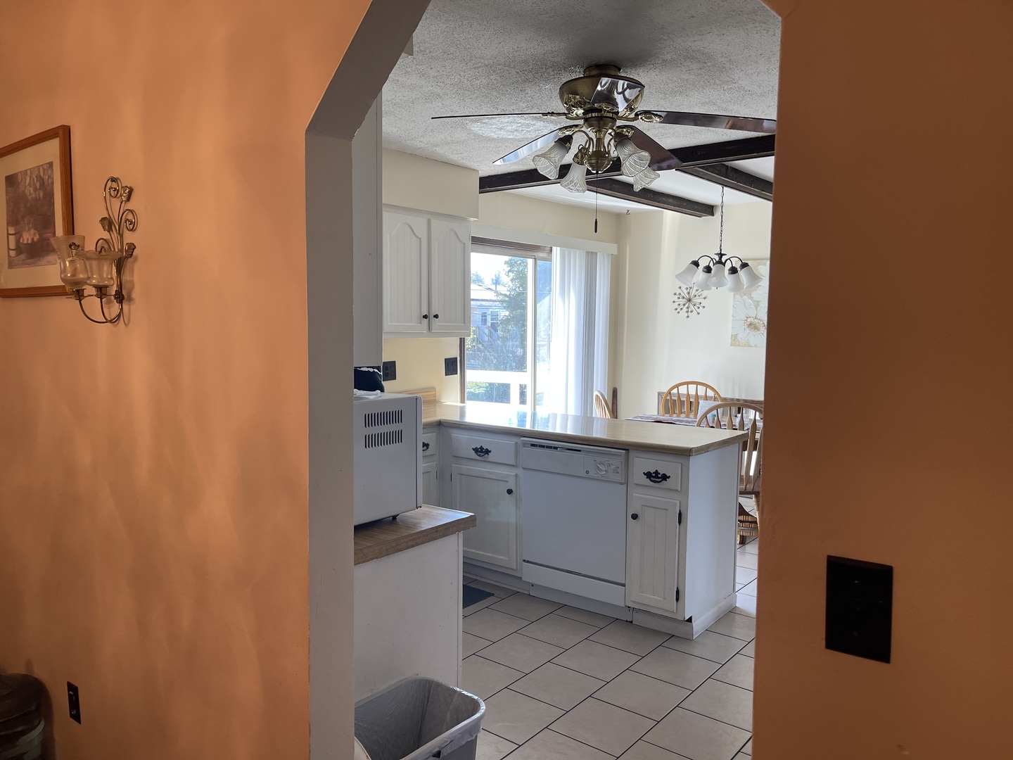 6602 Wander Way Cary, IL 60013 - Photo 10 of 45 a bathroom with a sink a vanity and mirror