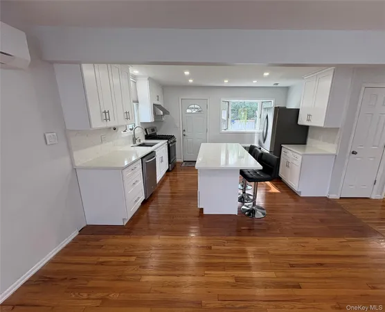 $3,000 | 37 Bainbridge Avenue, Melville, NY 11747