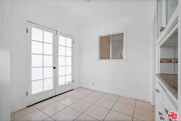 $3,050 | 1091 South Mansfield Avenue, Los Angeles, CA 90019