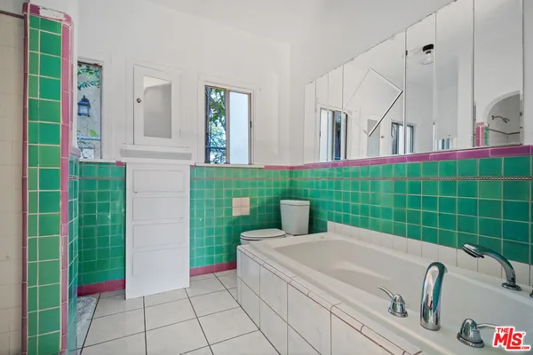 $3,050 | 1091 South Mansfield Avenue, Los Angeles, CA 90019