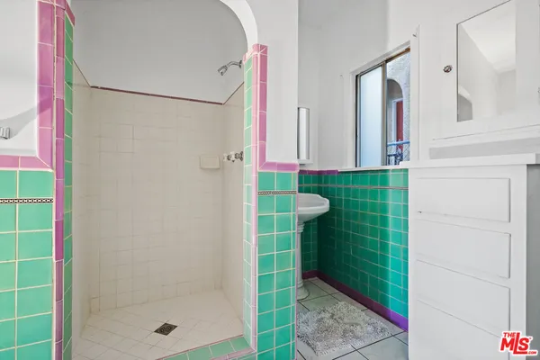 $3,050 | 1091 South Mansfield Avenue, Los Angeles, CA 90019