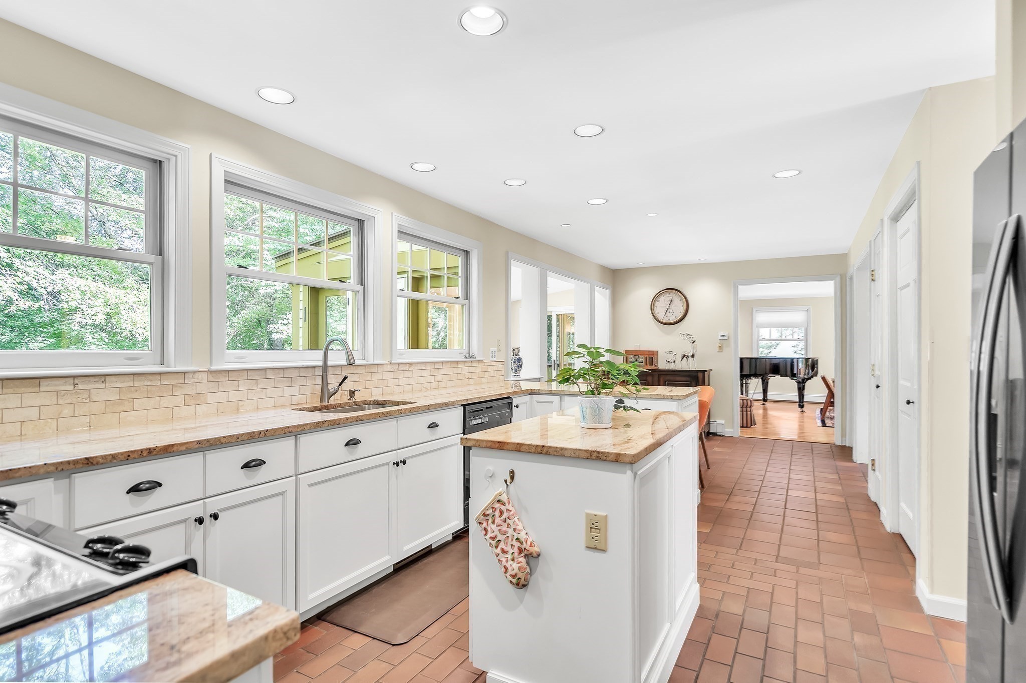 9 Solomon Pierce Road Lexington, MA 02420 - Photo 13 of 41 Gallery Image 13