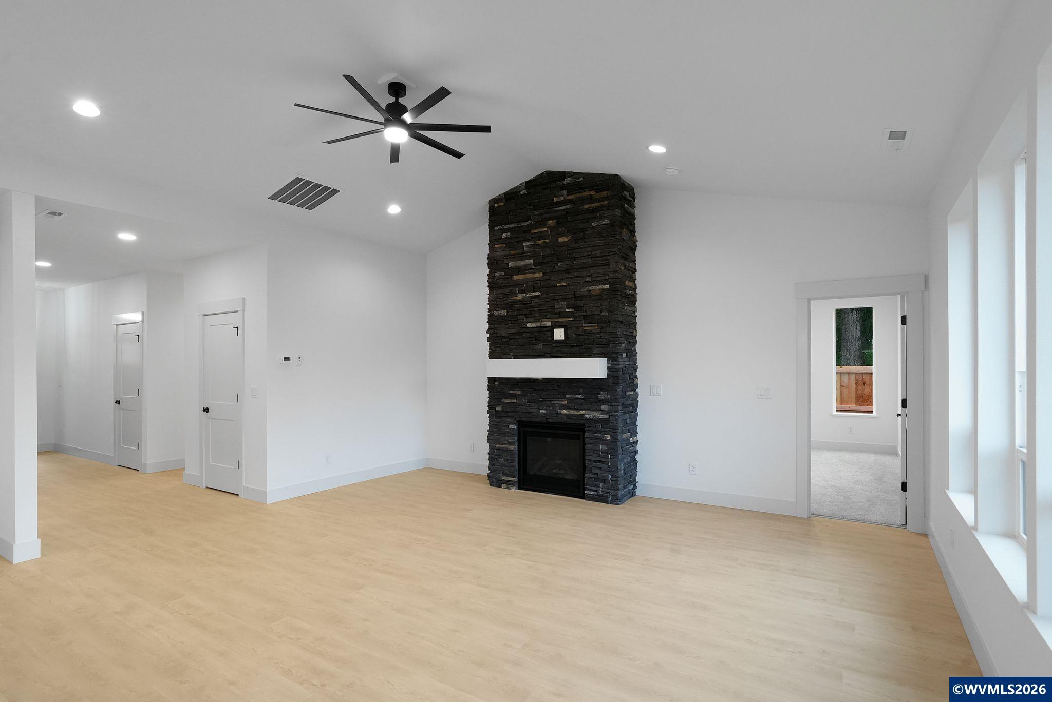 313 Northeast Clay Street Sublimity, OR 97385 - Photo 11 of 50