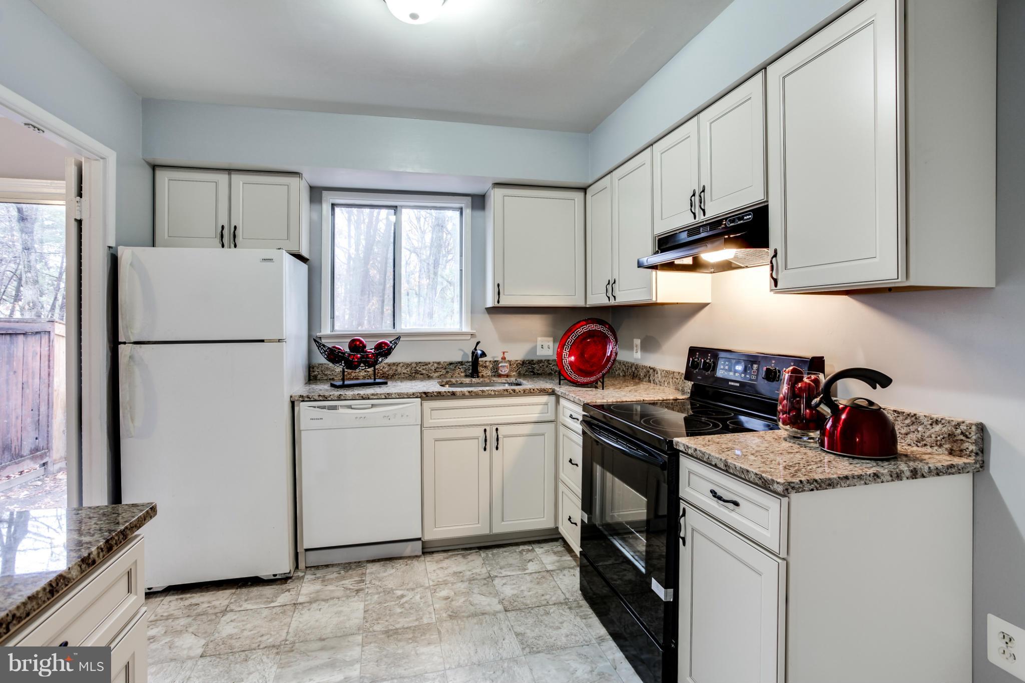2487 Pyrenees Court Reston, VA 20191 - Photo 13 of 27 Kitchen