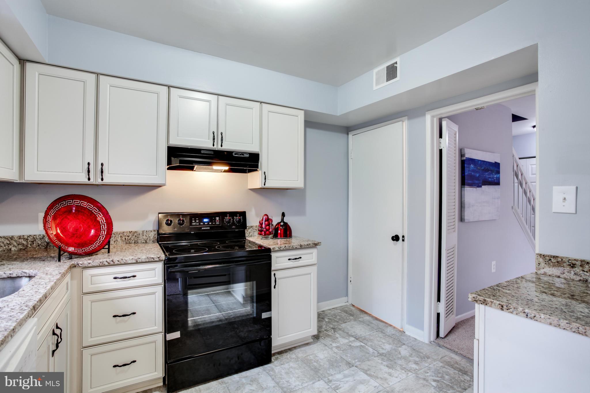 2487 Pyrenees Court Reston, VA 20191 - Photo 14 of 27 Kitchen