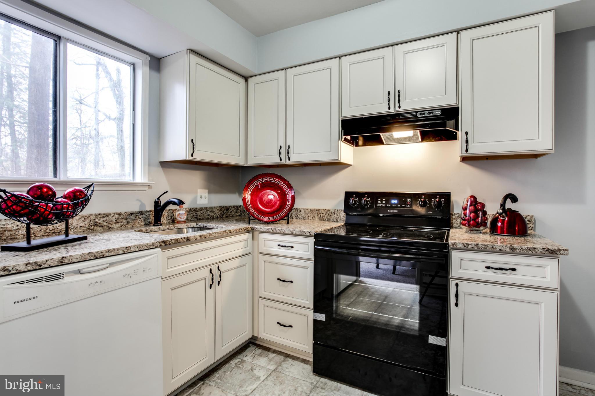 2487 Pyrenees Court Reston, VA 20191 - Photo 15 of 27 Kitchen