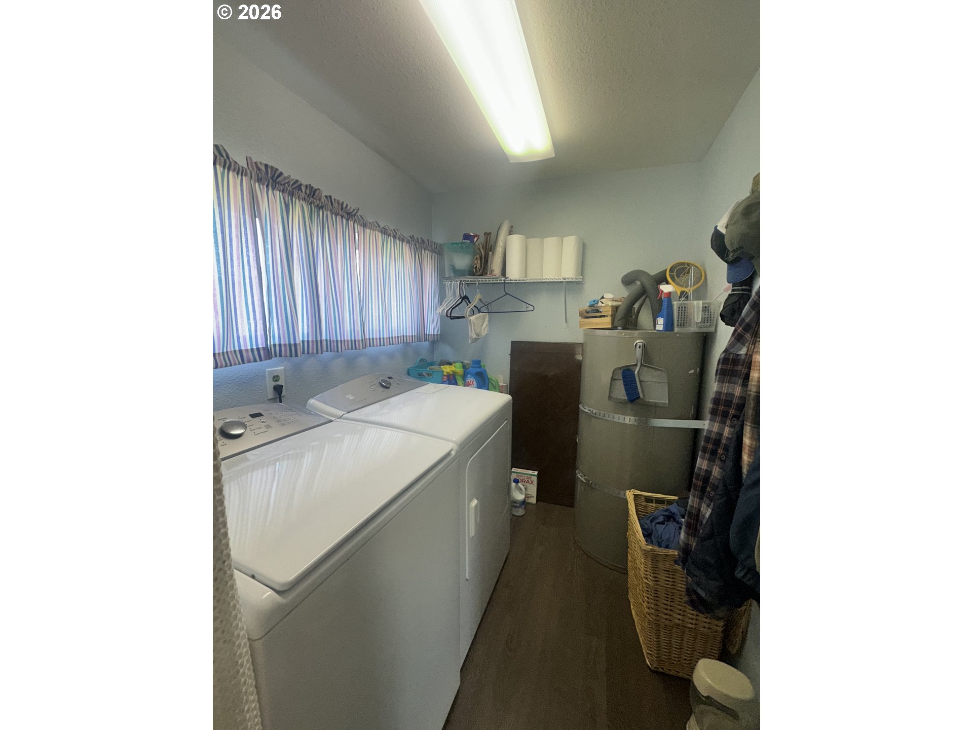 2063 Alder Avenue Reedsport, OR 97467 - Photo 12 of 29 a utility room with dryer and washer