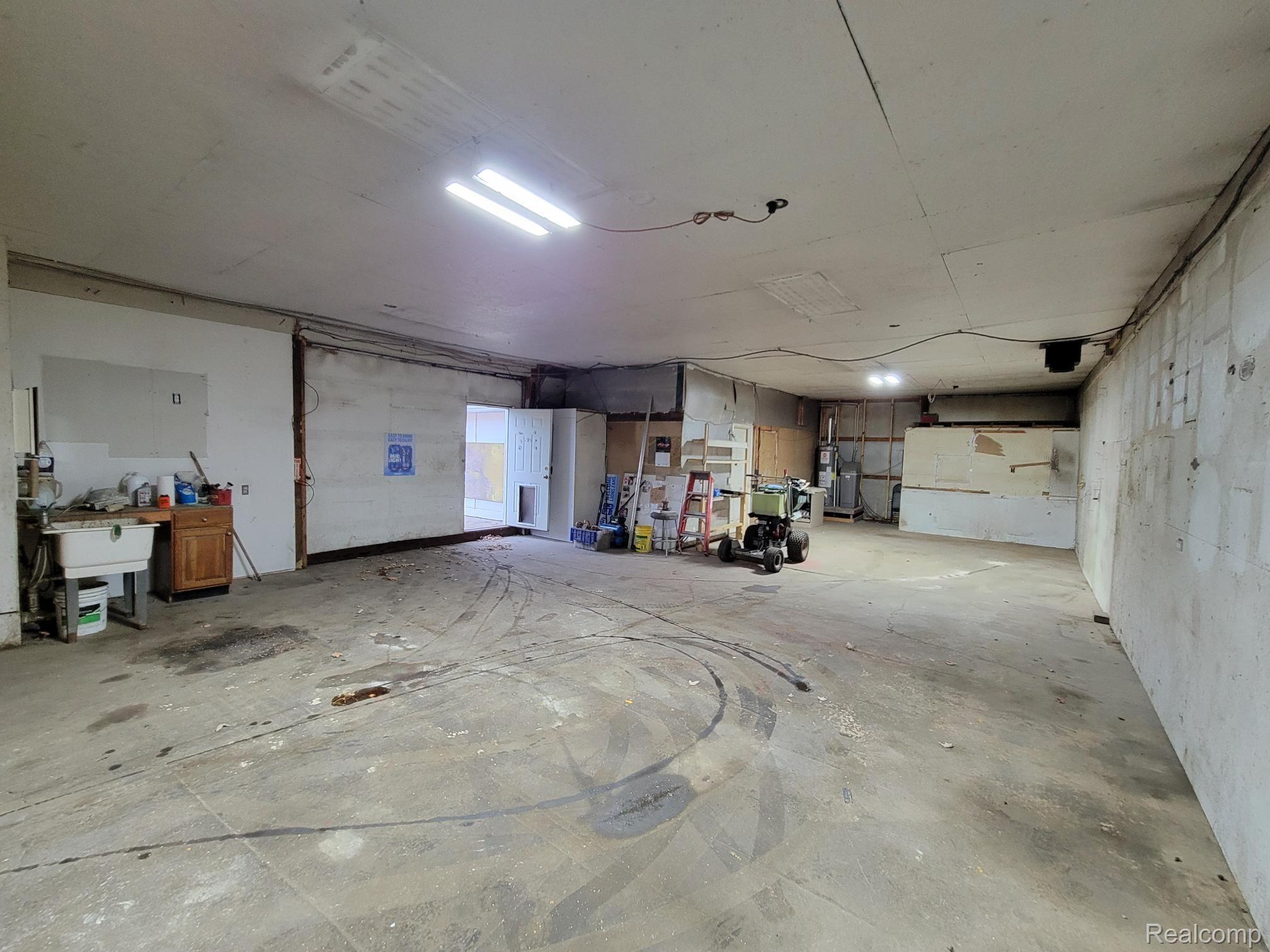 2777 Imlay City Road Lapeer, MI 48446 - Photo 53 of 65 Shop