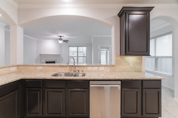 $3,750 | 11 Sawbridge Circle, The Woodlands, TX 77389