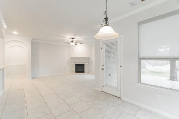 $3,750 | 11 Sawbridge Circle, The Woodlands, TX 77389