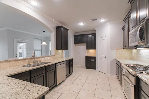 $3,750 | 11 Sawbridge Circle, The Woodlands, TX 77389