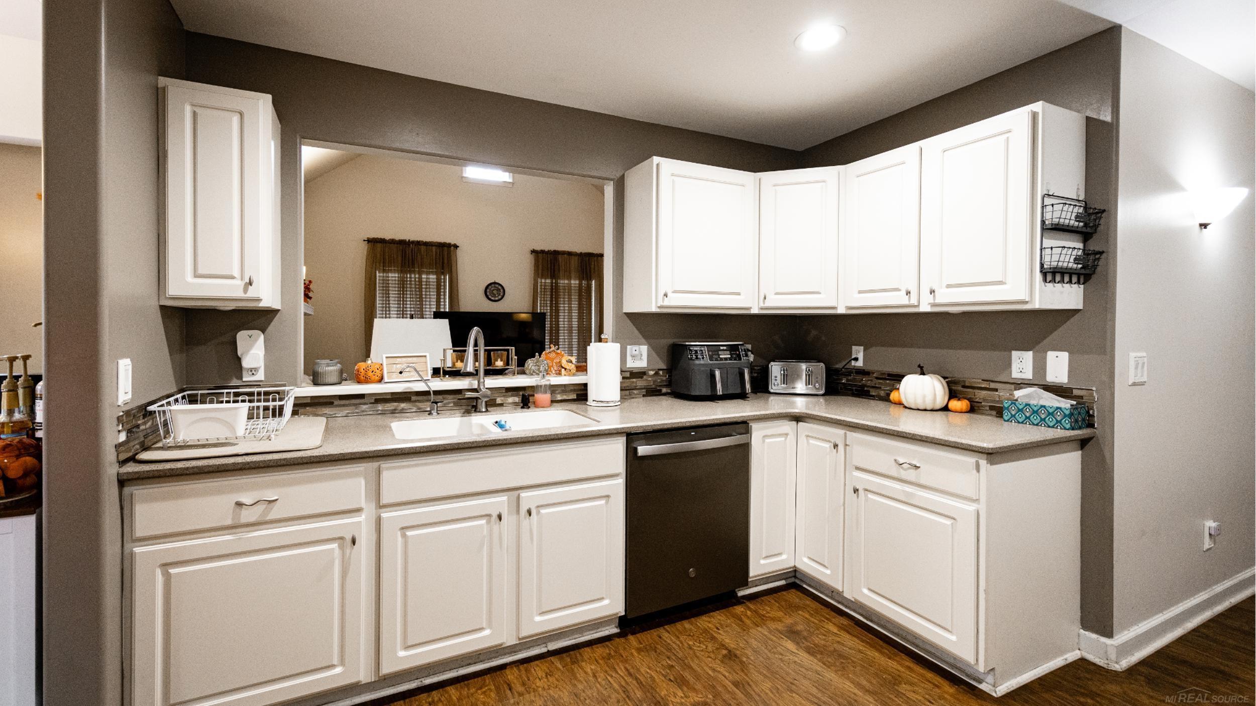 3955 Hogback Road Fowlerville, MI 48836 - Photo 28 of 71 50194045-F7D228F2-859F-4944-A654-1ABA2BFB1E82.JPG