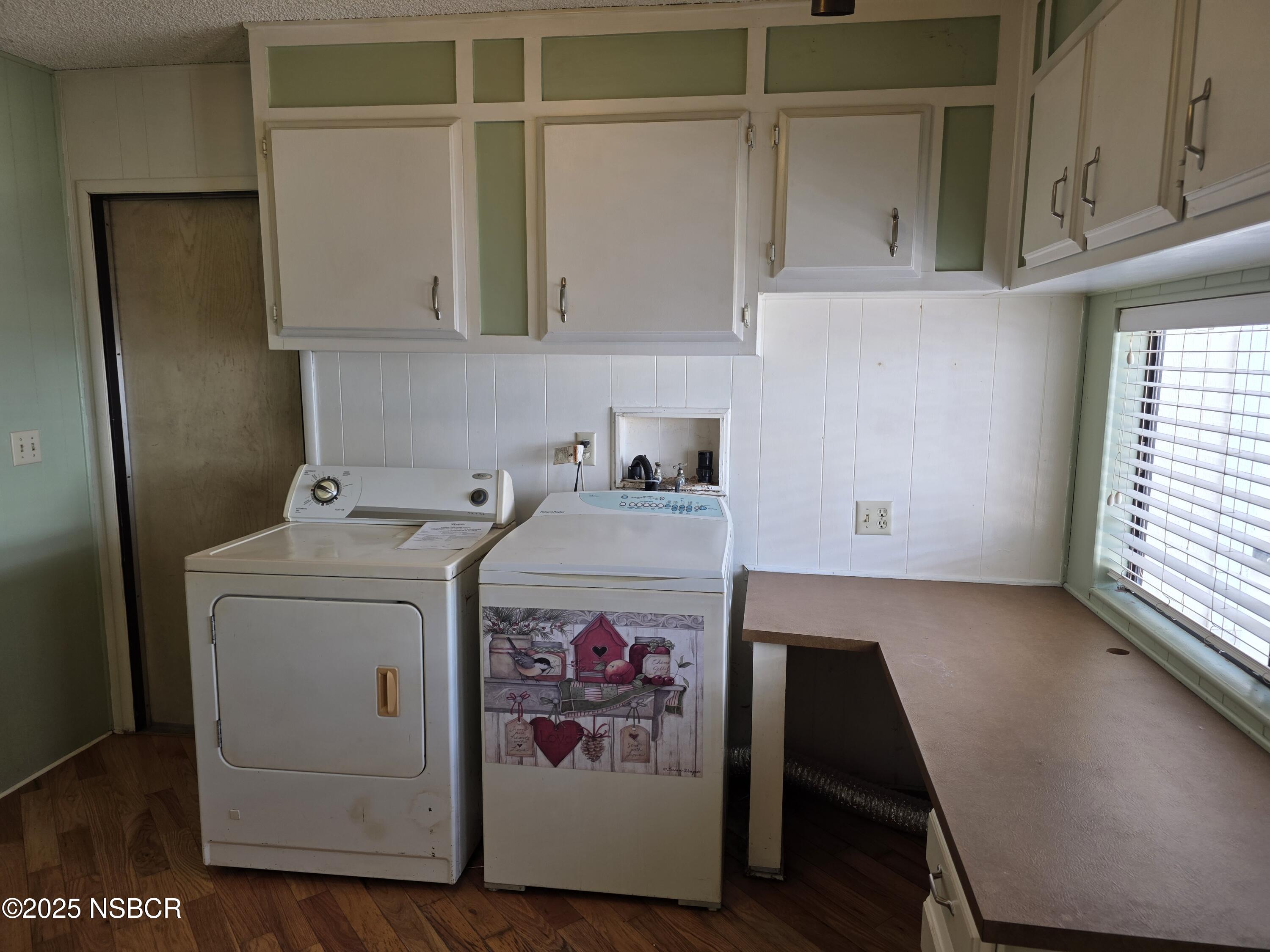 3822 Cherry Hill Road Santa Maria, CA 93455 - Photo 13 of 22 a utility room with dryer and washer