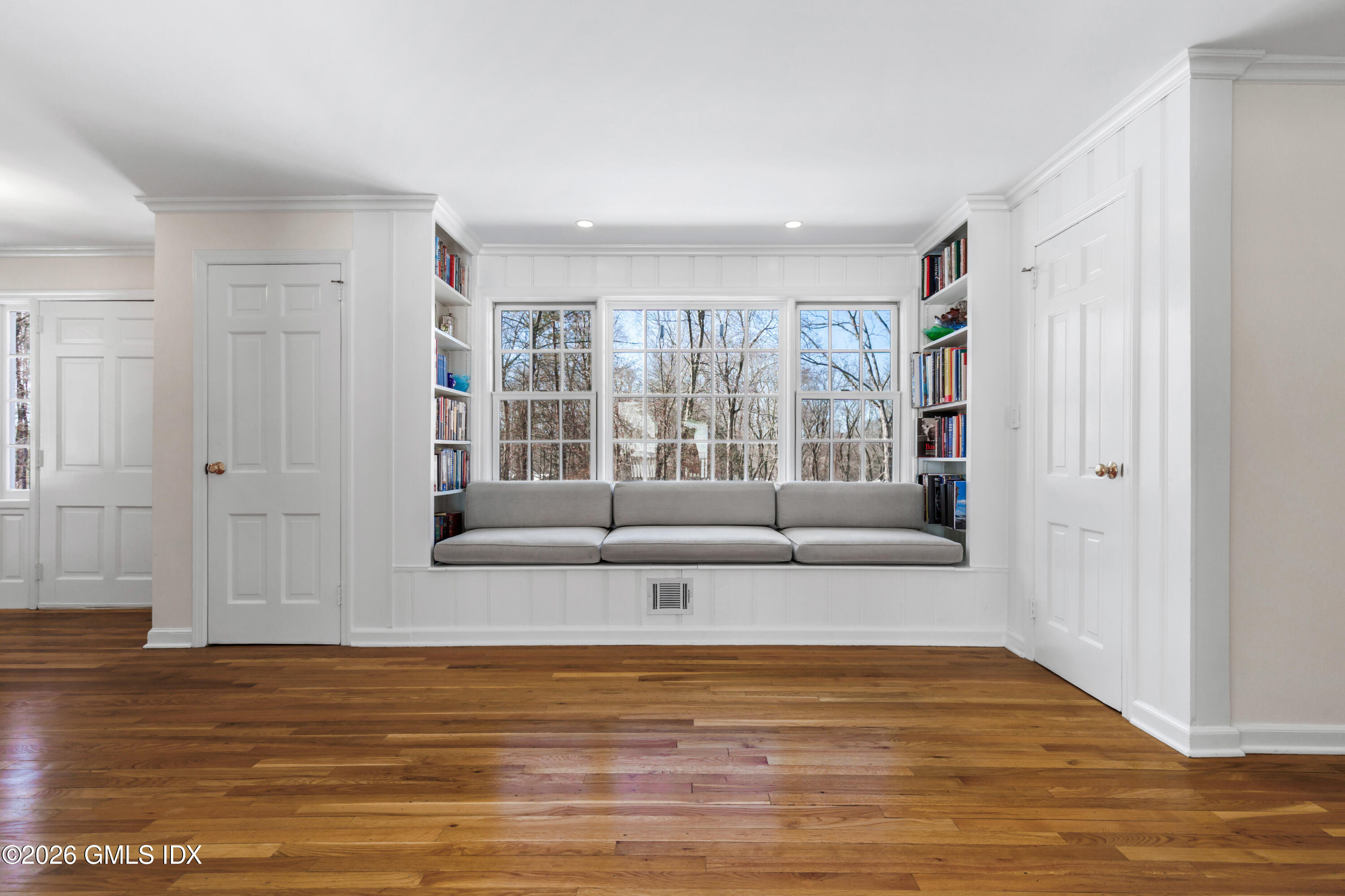 40 Thunder Mountain Road Greenwich, CT 06831 - Photo 4 of 35 comfortable seating nook