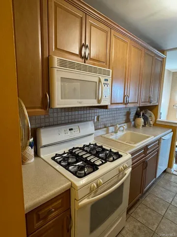 $425,000 | 151-15 84th Street, Unit 3E | Lindenwood