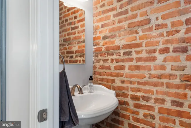 $2,675 | 3902 Hudson Street, Baltimore, MD 21224