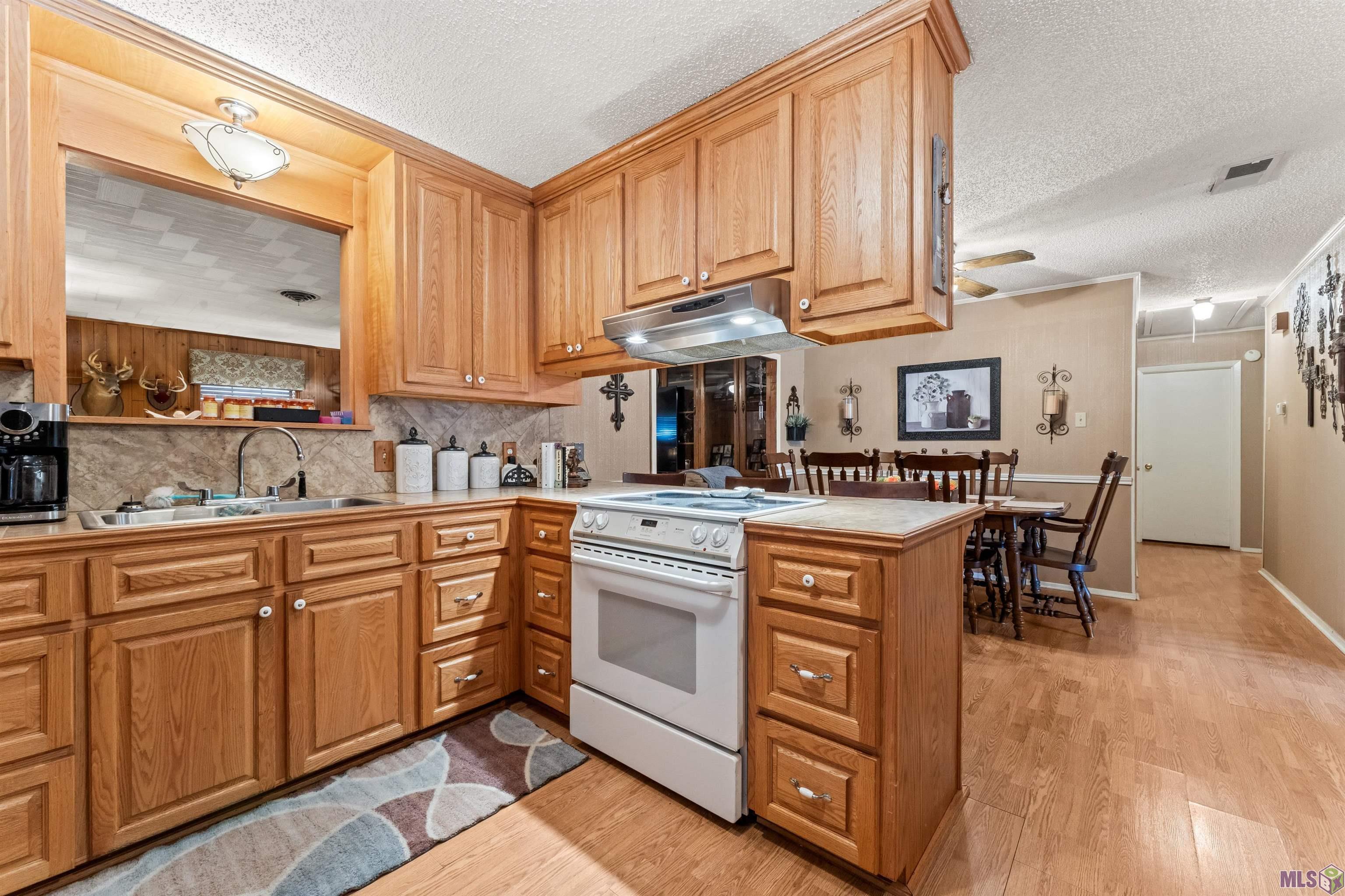 2054 Rowcliff Avenue Port Allen, LA 70767 - Photo 8 of 24