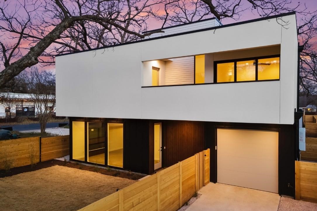 a view of an outdoor space