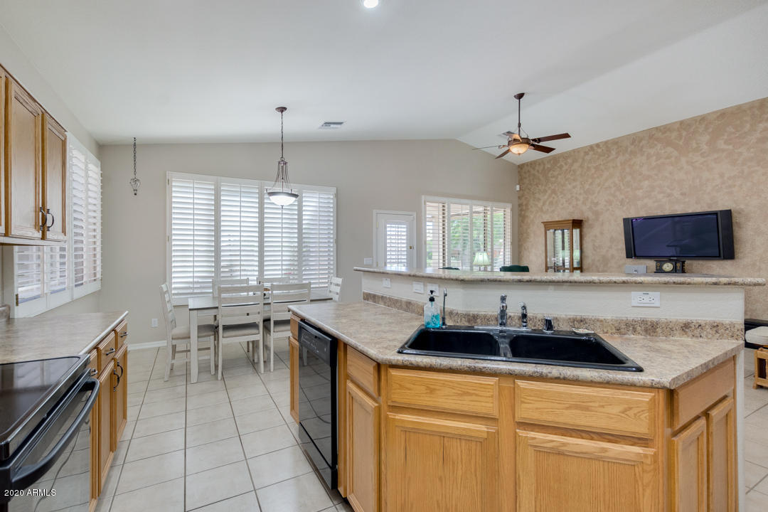 7553 Rugged Ironwood Road Gold Canyon, AZ 85118 - Photo 17 of 52 17-Rugged Ironwood