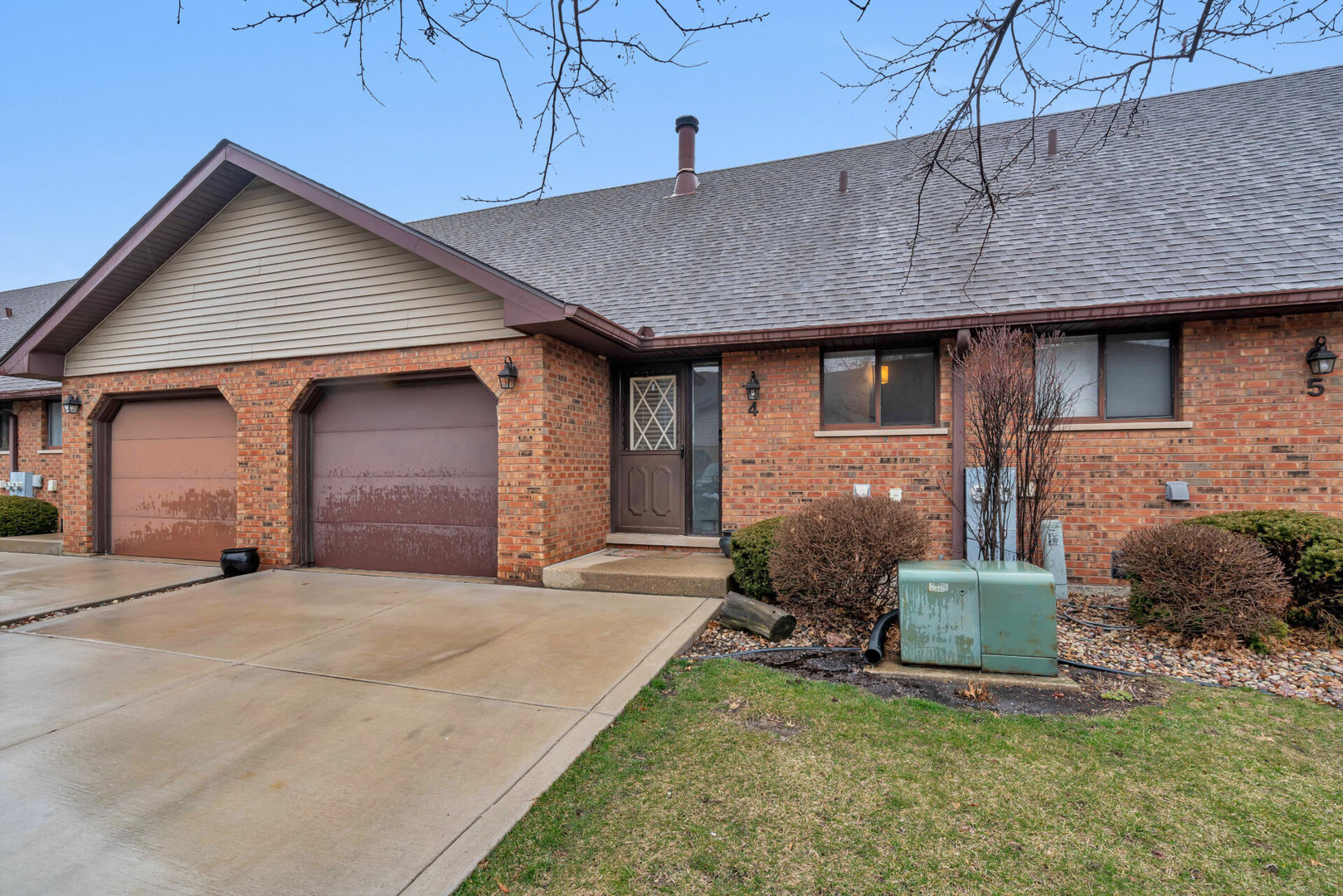 1906 Heatherway Lane, Unit 4, New Lenox, IL 60451 Compass