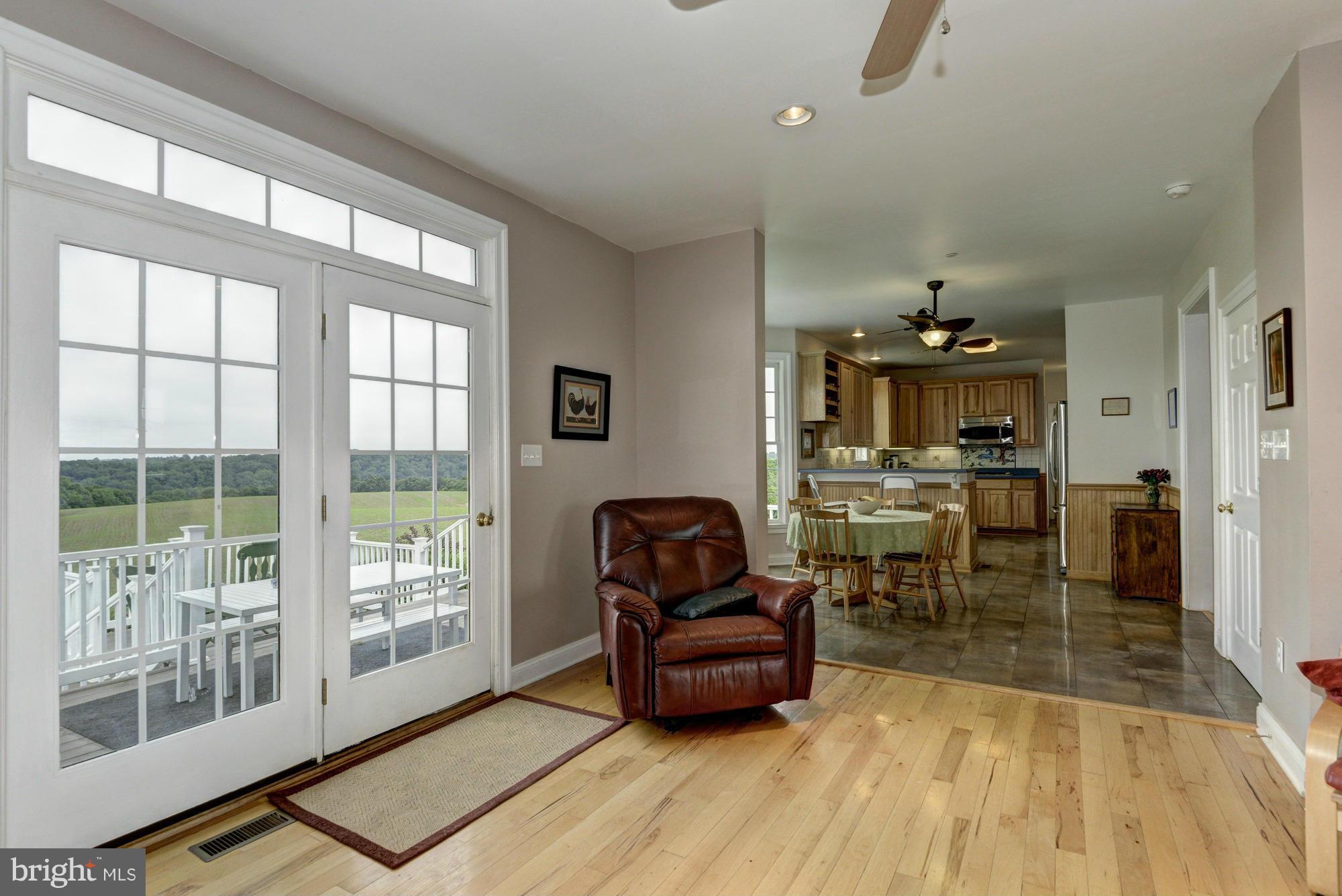 3830 Horine Road Jefferson, MD 21755 - Photo 5 of 30 Living Room