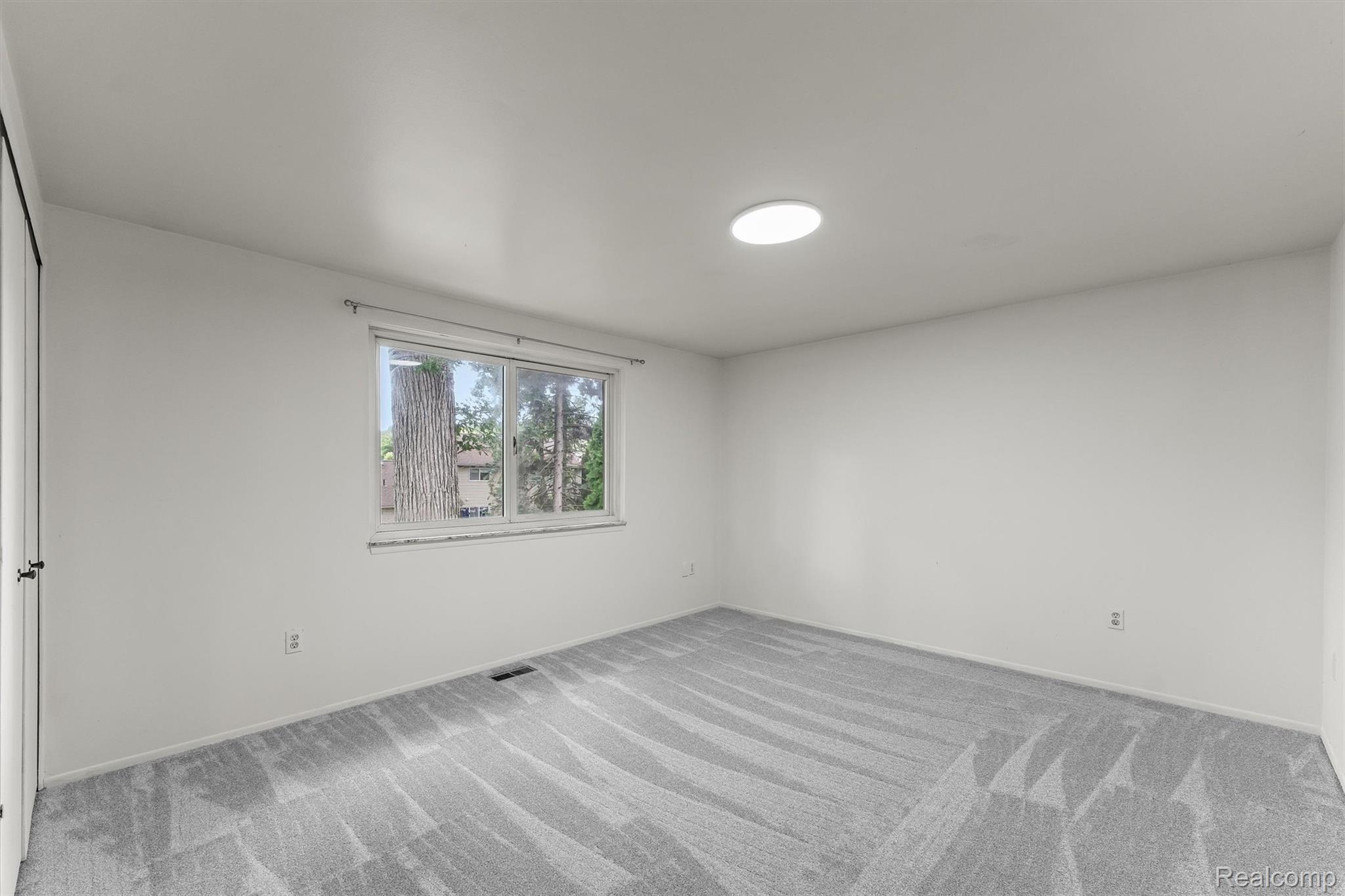 2118 Rutgers Drive Troy, MI 48085 - Photo 17 of 39 18-Rutgers.jpg