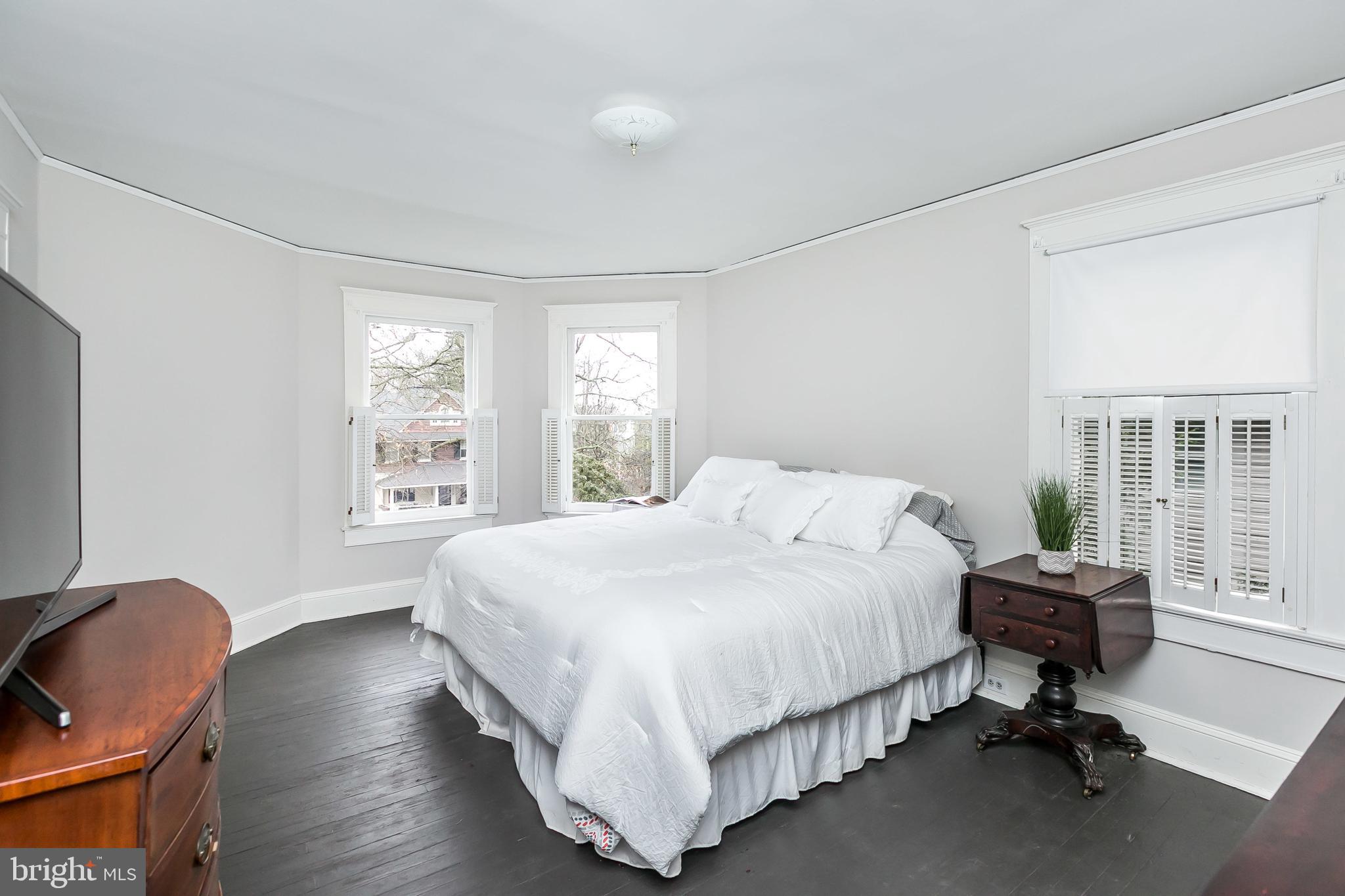 110 Hawthorn Road Baltimore, MD 21210 - Photo 21 of 61