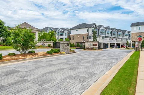 $675,000 | 945 Kenway Avenue, Roswell, GA 30076