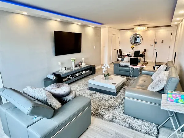 $479,000 | 1360 Ocean Parkway, Unit 6J | Ocean Parkway