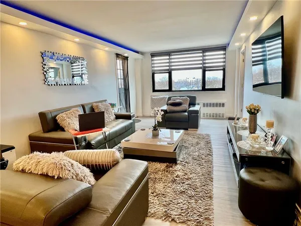 $479,000 | 1360 Ocean Parkway, Unit 6J | Ocean Parkway