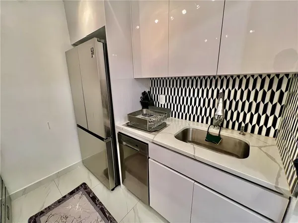 $479,000 | 1360 Ocean Parkway, Unit 6J | Ocean Parkway