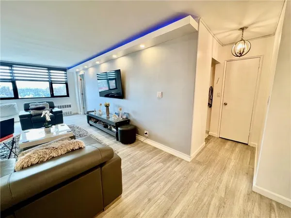 $479,000 | 1360 Ocean Parkway, Unit 6J | Ocean Parkway