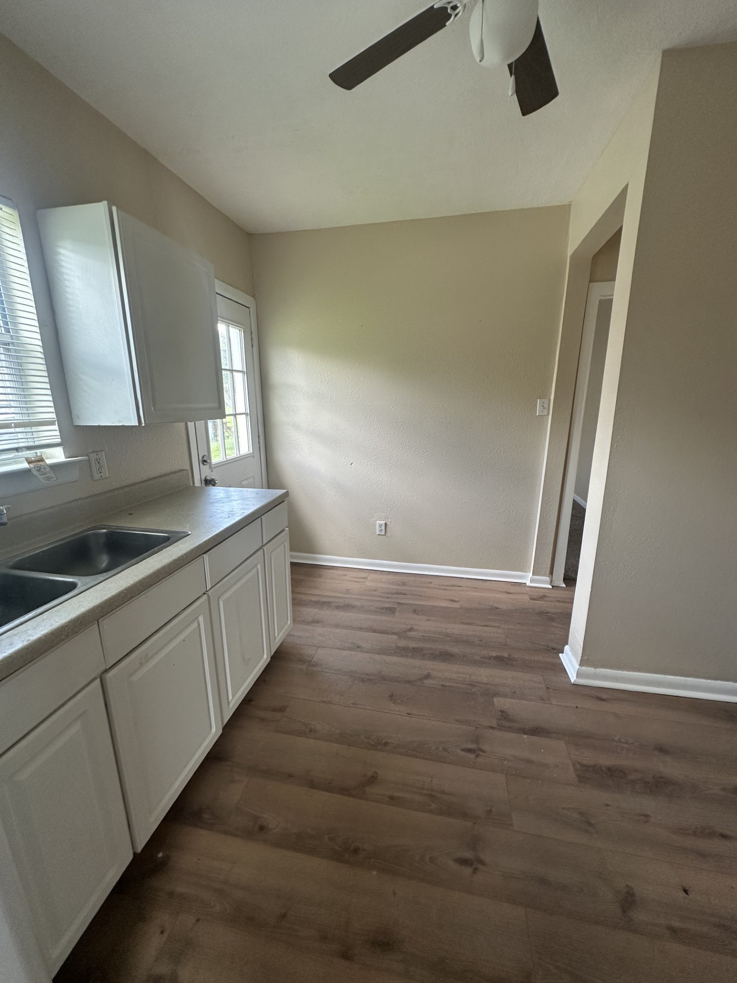 1046 15th Street Hempstead, TX 77445 - Photo 3 of 6