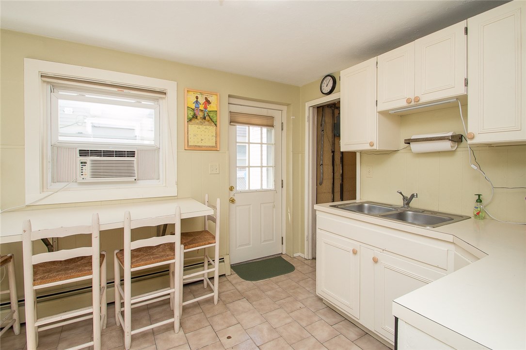 14 Nimitz Road East Providence, RI 02916 - Photo 4 of 20 Gallery Image 4