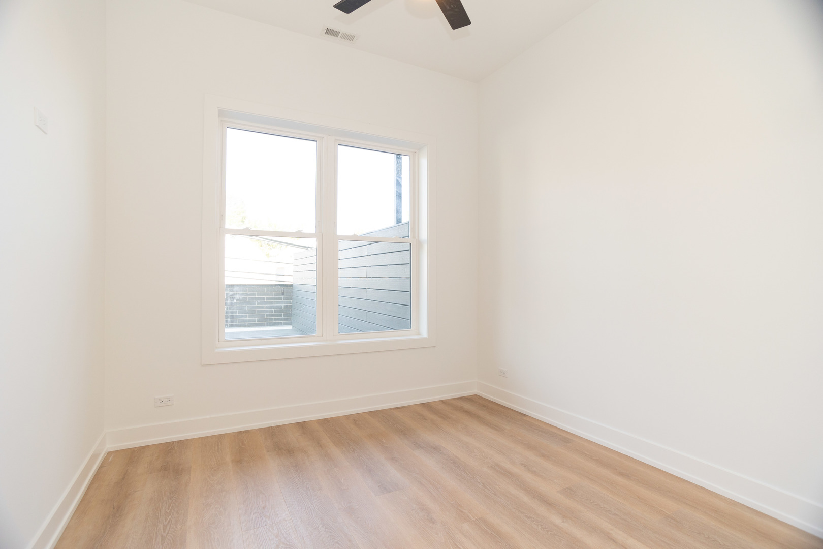 2042 West Irving Park Road, Unit 403 Chicago, IL 60618 - Photo 11 of 14