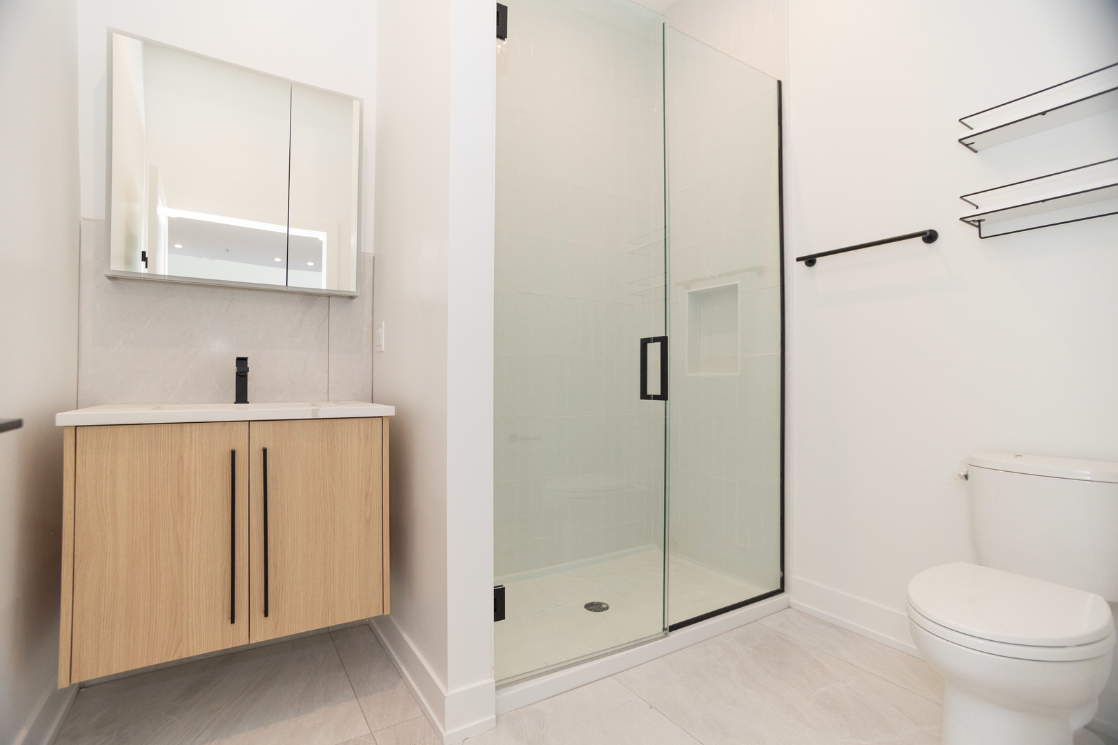 2042 West Irving Park Road, Unit 403 Chicago, IL 60618 - Photo 7 of 14