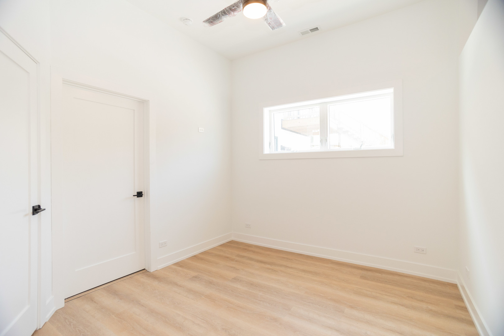 2042 West Irving Park Road, Unit 403 Chicago, IL 60618 - Photo 9 of 14