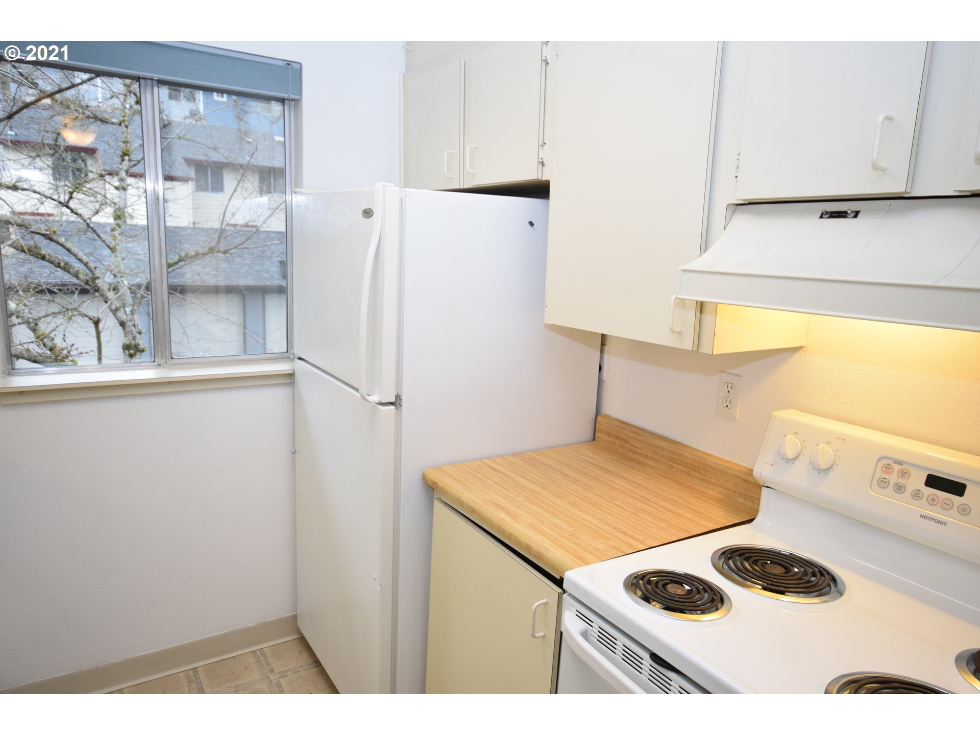 12620 Northwest Barnes Road, Unit 3 Portland, OR 97229 - Photo 4 of 14 Gallery Image 4