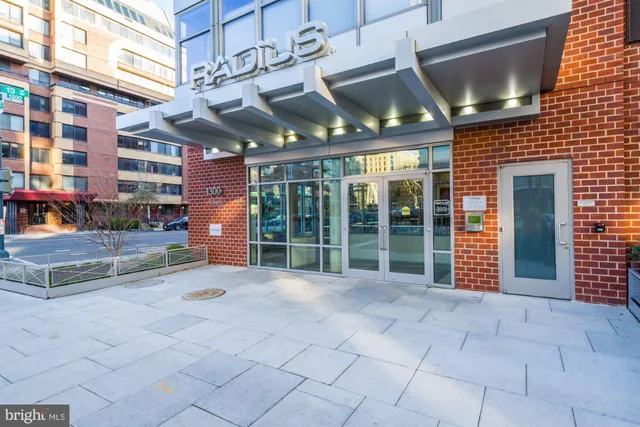 $2,700 | 1300 N Street Northwest, Unit 18, Washington, DC 20005