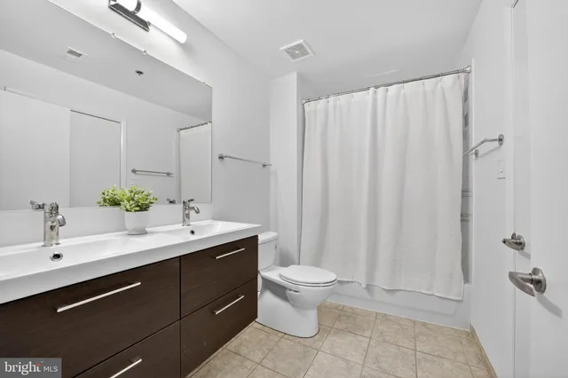 $2,700 | 1300 N Street Northwest, Unit 18, Washington, DC 20005