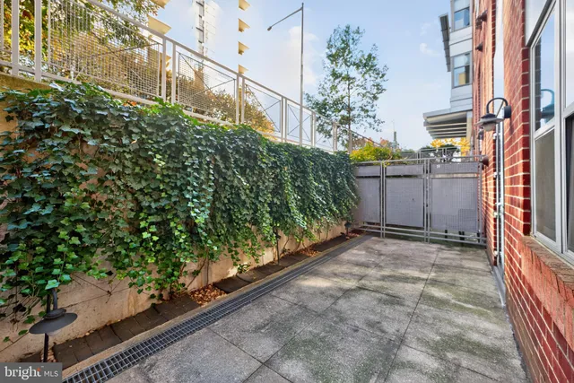 $2,700 | 1300 N Street Northwest, Unit 18, Washington, DC 20005