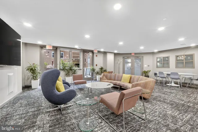 $2,700 | 1300 N Street Northwest, Unit 18, Washington, DC 20005