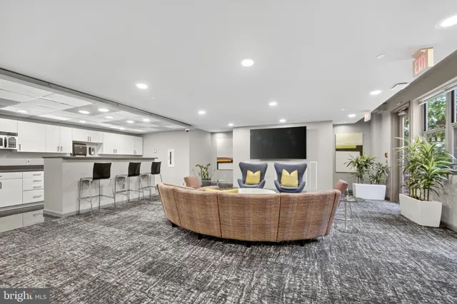 $2,700 | 1300 N Street Northwest, Unit 18, Washington, DC 20005