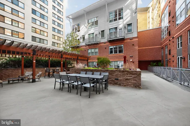 $2,700 | 1300 N Street Northwest, Unit 18, Washington, DC 20005