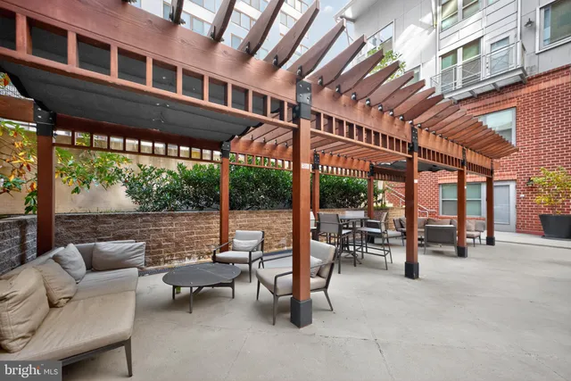 $2,700 | 1300 N Street Northwest, Unit 18, Washington, DC 20005