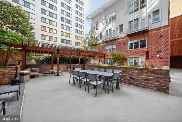 $2,700 | 1300 N Street Northwest, Unit 18, Washington, DC 20005