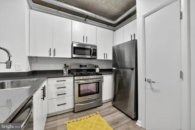 $2,700 | 1300 N Street Northwest, Unit 18, Washington, DC 20005